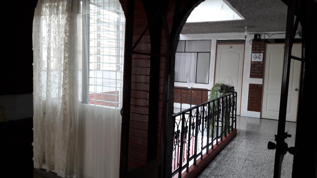 Hotel El Meson Guatemala Exterior foto
